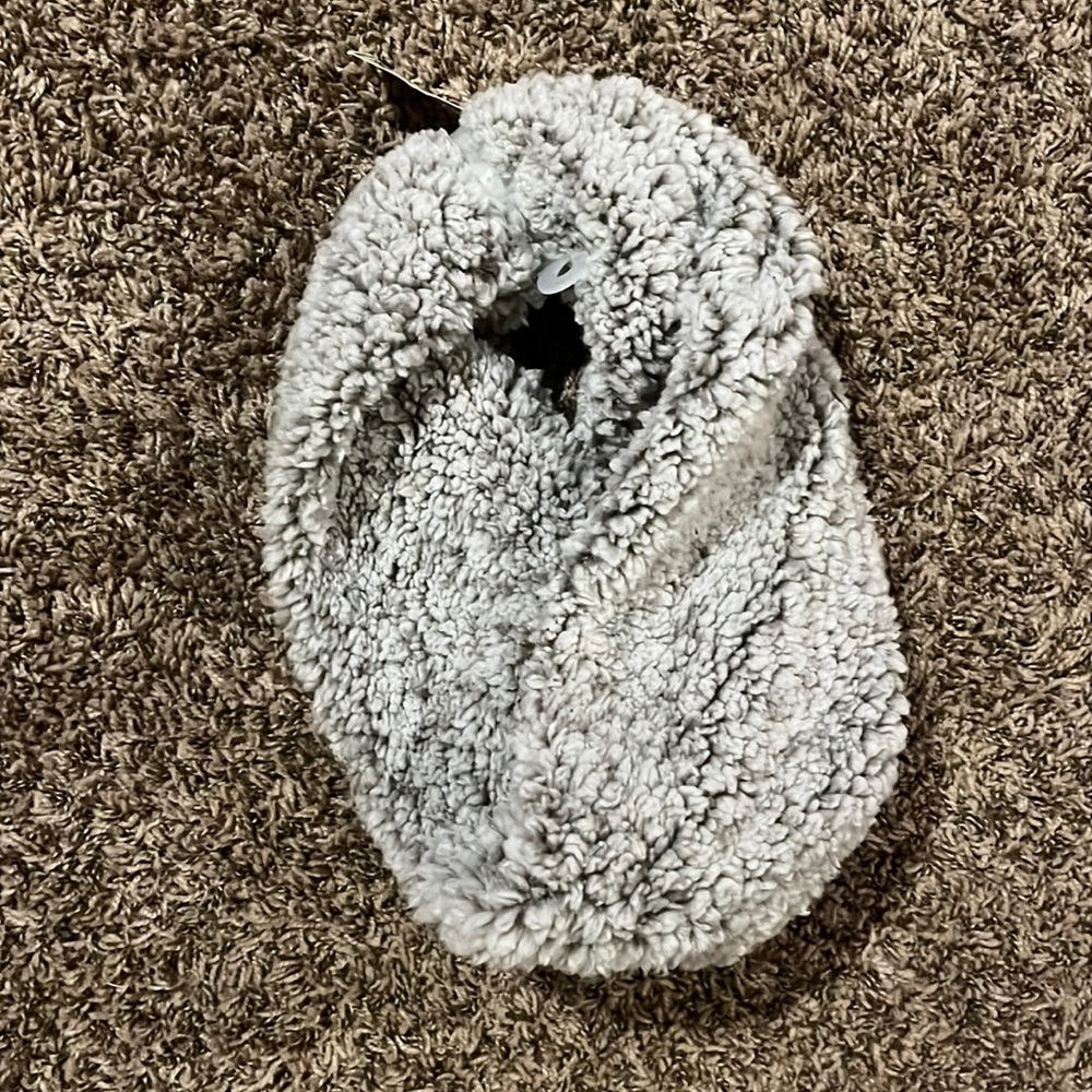 Women’s scarf